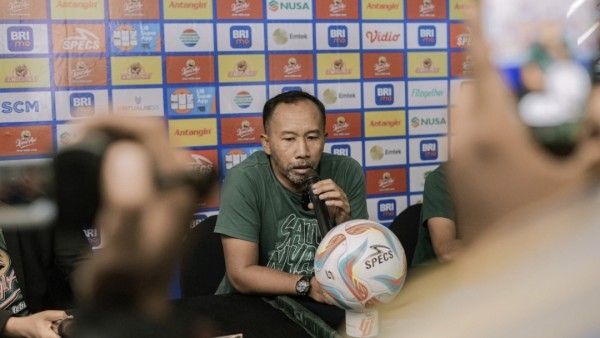 Pelatih Caretaker Persebaya, Uston Nawawi