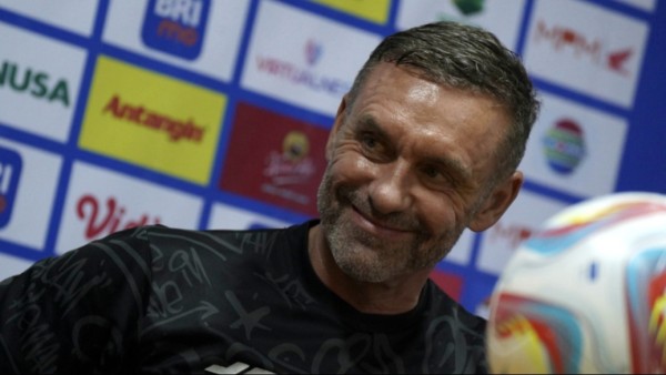 Pelatih Persija Thomas Doll