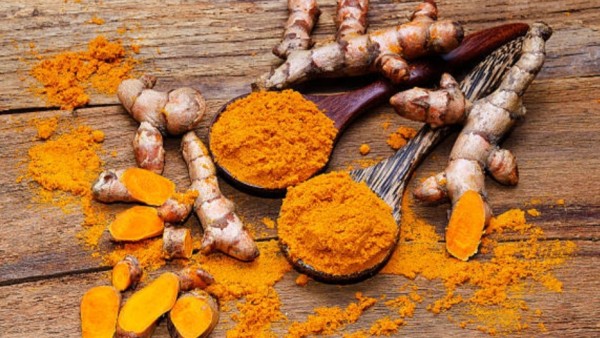 Curcumin mampu menghambat pembentukan sel lemak dan mempercepat pemecahan lemak melalui aktivasi enzim AMPK. Enzim ini bekerja dengan cara mengurangi pembentukan lemak dan meningkatkan proses pembakaran lemak dalam tubuh.