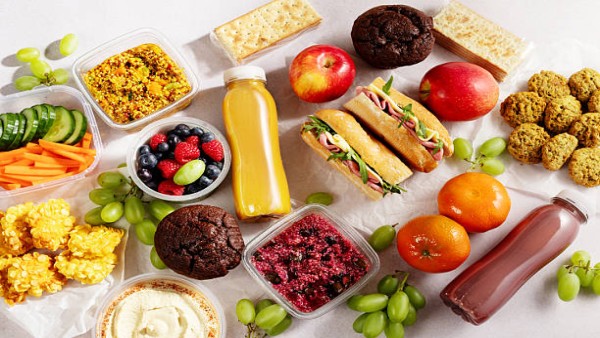 Ilustrasi sandwich dan makanan olahan. Penelitian terbaru mengungkap beberapa bahan pengawet dalam produk pangan dapat berkaitan dengan risiko tekanan darah tinggi dan penyakit jantung.