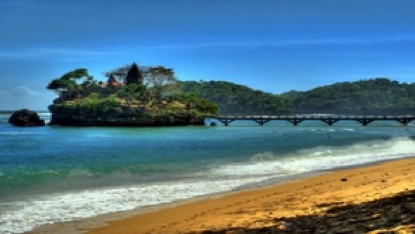 Pantai di Malang