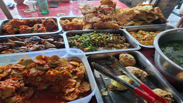 Makanan di Warteg